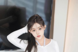 [秀人网] 2024.08.02 NO.8958 娜娜子yy 超短牛仔裤[79P/723MB]