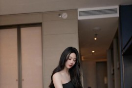 [秀人网] 2024.11.01 NO.9386 小逗逗 黑色连衣裙[81P/658MB]