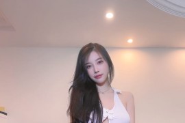 【微-密】杨晨晨-禁欲白[15P1V-79M]