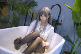 Luisa_零纱 浴缸湿身黑咝[24P-412M]