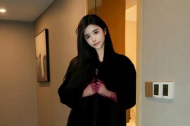 [秀人网] 2024.12.20 NO.9633 Erikaki 黑色外衣[78P/840MB]