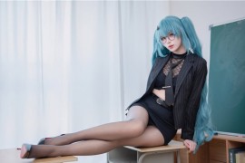 轩萧学姐 Nikke胜利女神 普丽瓦蒂·严厉教诲 [105P1V-1.3GB]