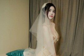 [秀人网] 2024.12.27 NO.9674 Erikaki  珍珠婚纱美图[75P878MB]