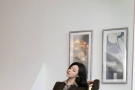 [秀人网] 2025.04.25 NO.10202 小逗逗 深色西服81P/746MB]