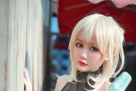 湿了身还不换衣服的粉红萌主@微博网红 您的蛋蛋