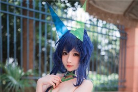 rioko凉凉子 碧蓝航线 花园 [40P1V-680MB]