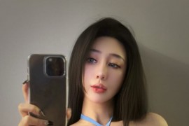 【微-密】不爱笑的赛琳 – 蓝色连体比基尼 [15P-51M]