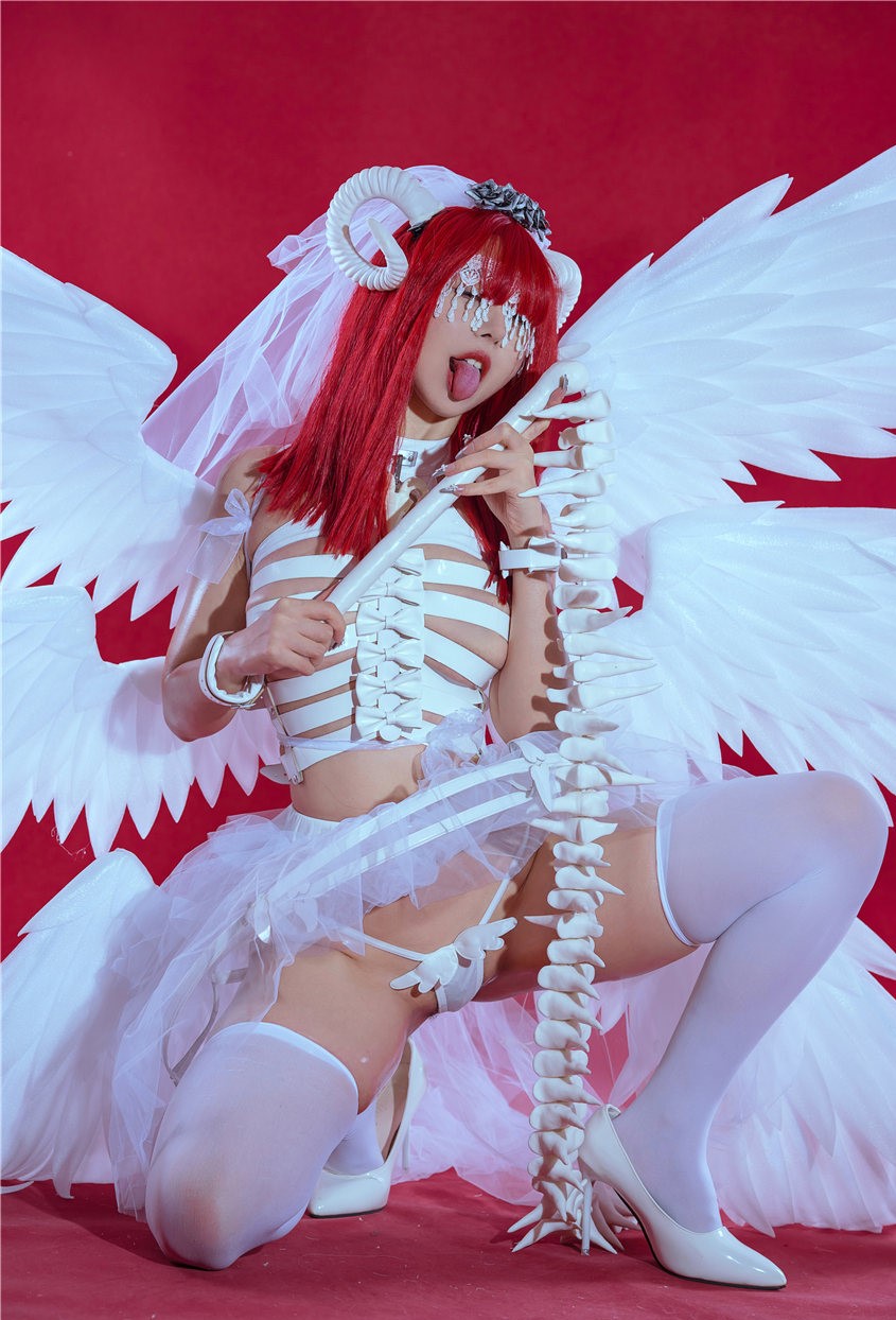 云溪溪 奶桃 萝斯莉莉斯·六翼炽天使 [24P-241MB] 第1张