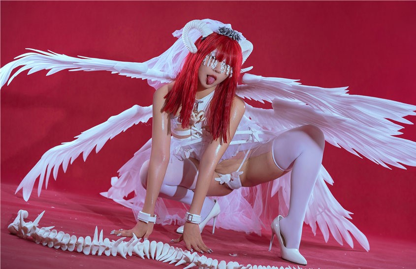 云溪溪 奶桃 萝斯莉莉斯·六翼炽天使 [24P-241MB] 第2张