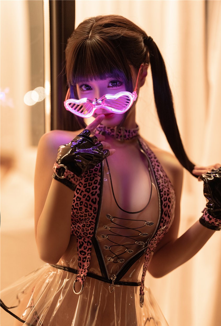 蠢沫沫 透明泳裙 [16P-152MB] 第3张