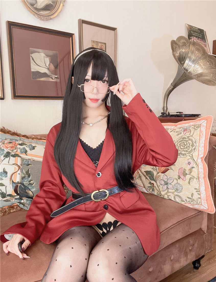 Money冷冷 红西装 [78P-835MB] 第1张