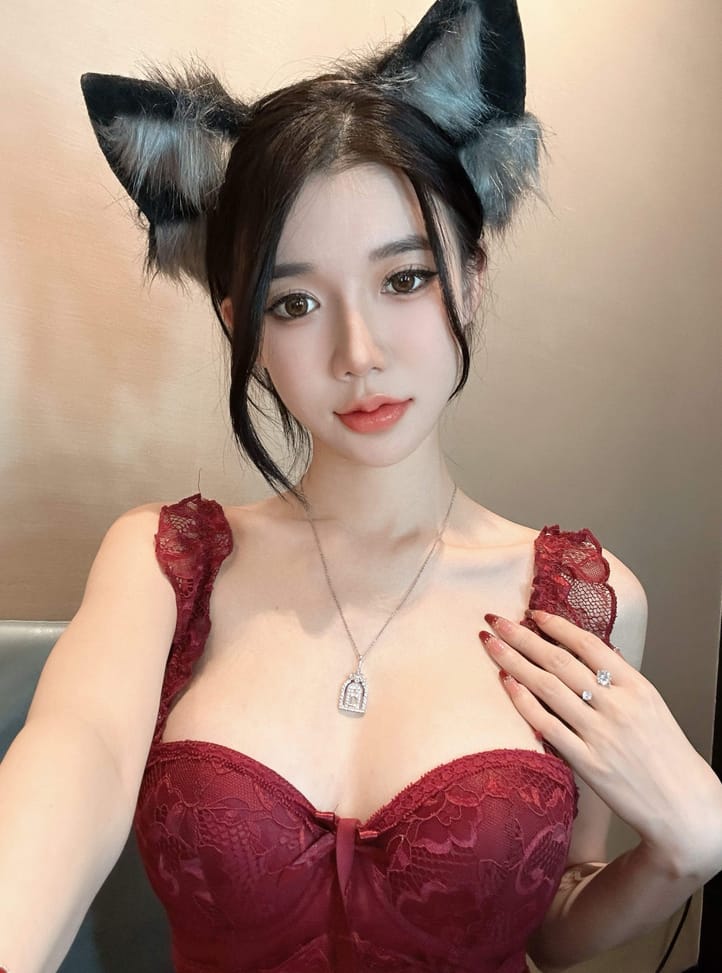 【微-密】黎允熙-情趣套装红色[14P-68M] 第1张