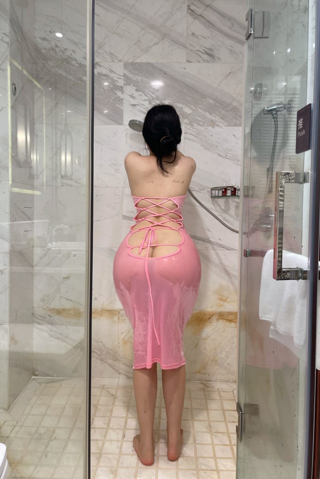 【微-密】迷人的五姨太-湿身诱惑 [19P-72M] 第1张