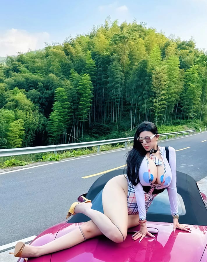 【微-密】芷仪g宝-路过的车主把车停下来 [12P-33M] 第1张