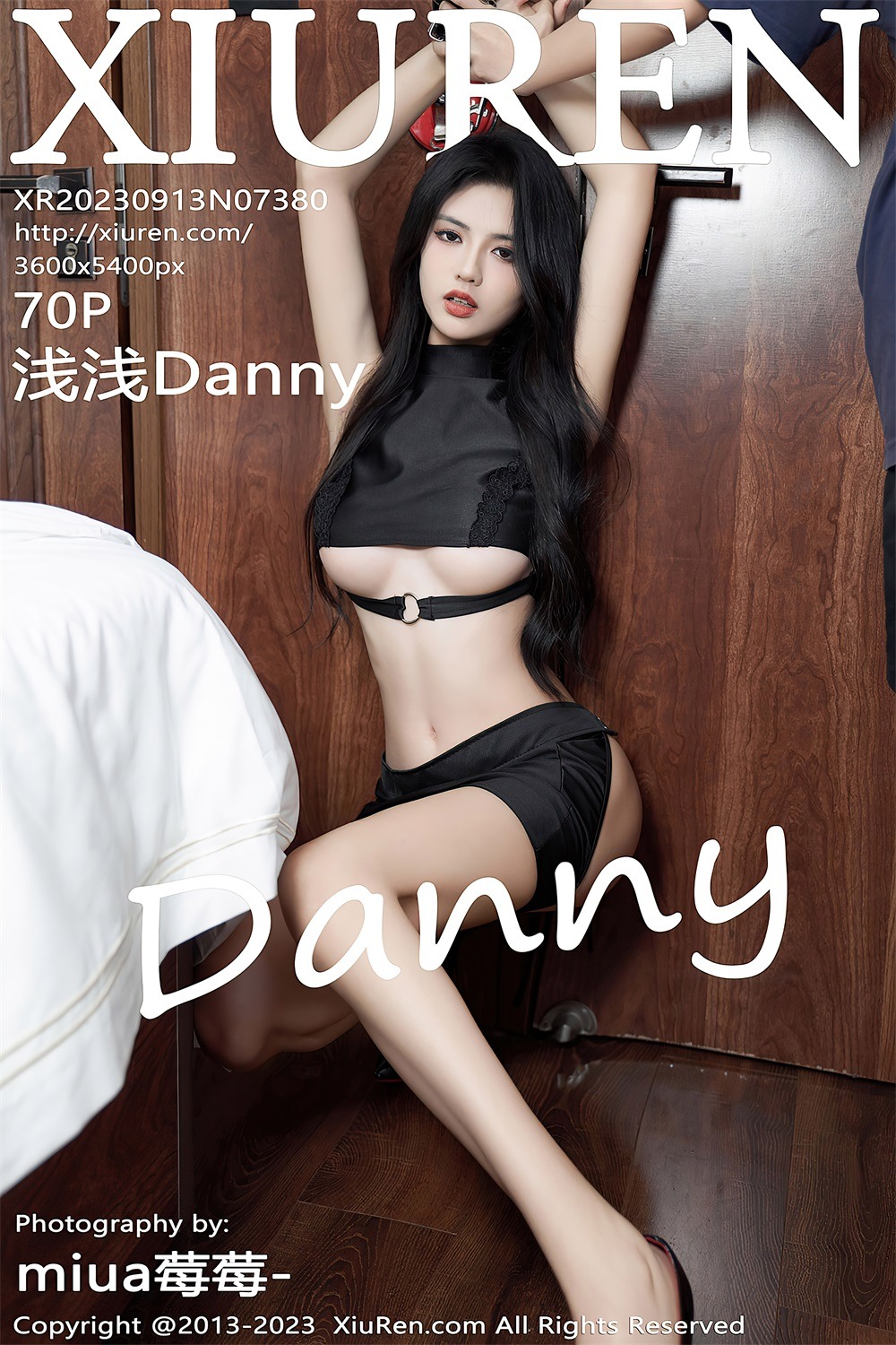 [秀人网] 2023.09.13 No.7380 浅浅Danny 黑色短裙[71P/812MB] 第1张