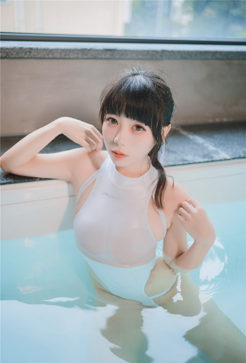 usejan蓝蓝 白衣竞泳 [36P-73MB] 第1张