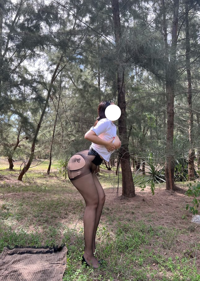 【微-密】迷人的五姨太-制服OL的户外诱惑 [30P-198M] 第2张