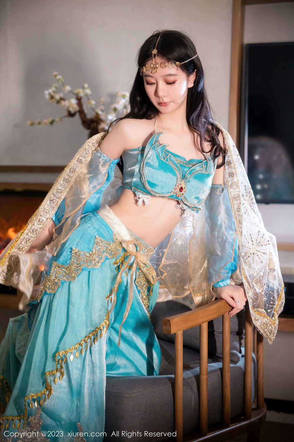 [秀人网] 2023.10.07 No.7469 幼幼蓝色西域舞娘[83P/904MB] 第1张