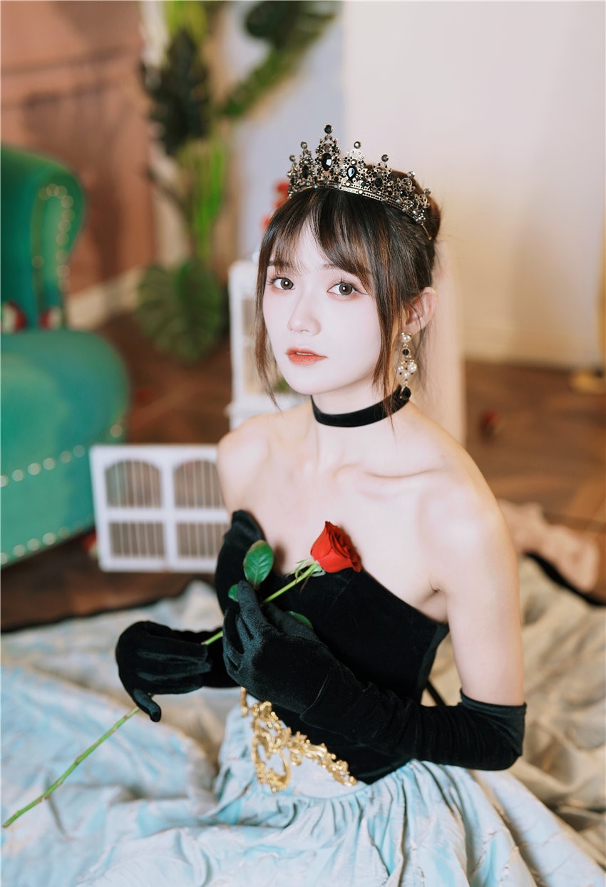 兔子Zzz不吃胡萝卜 黑天鹅之吻 [33P-458MB] 第1张