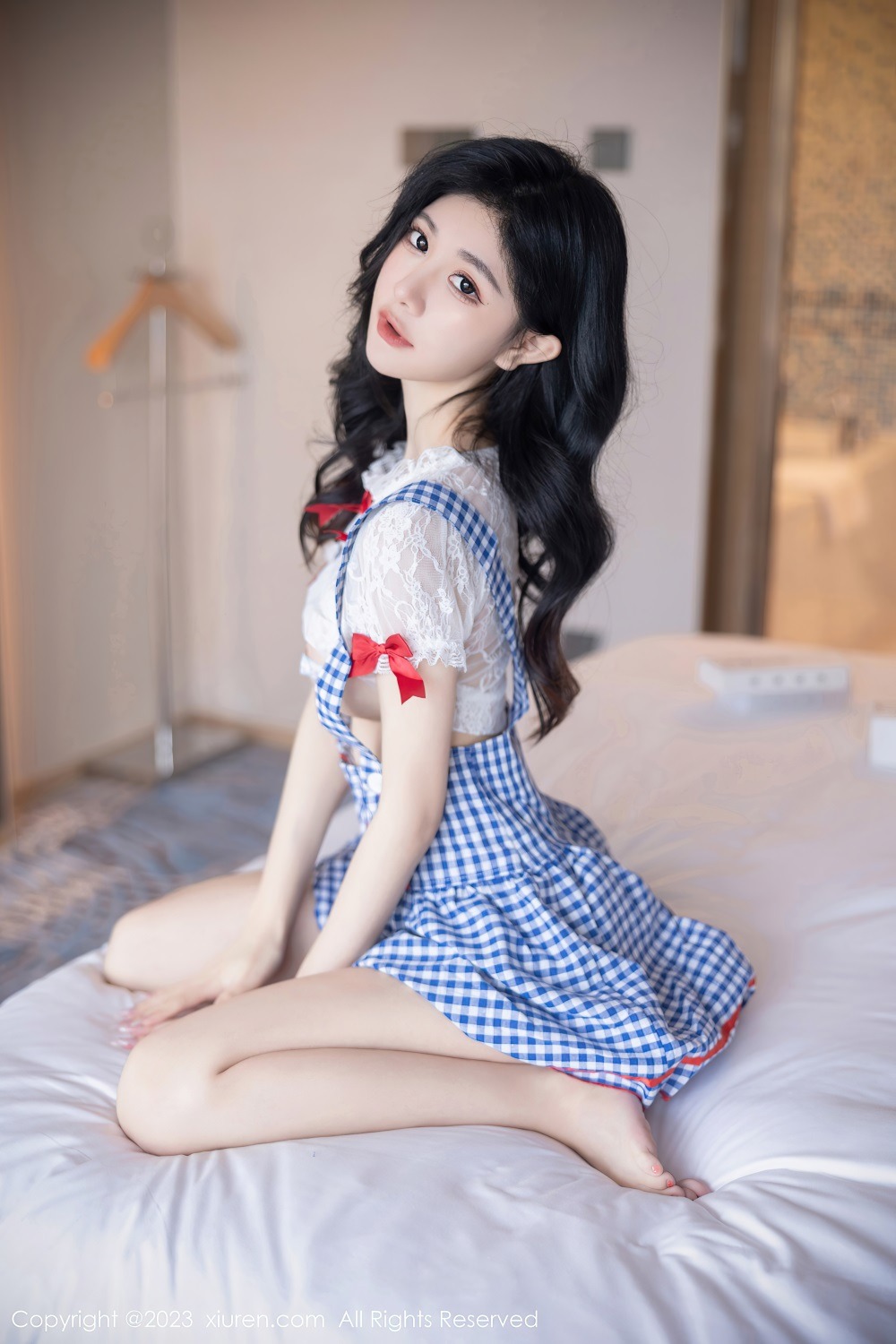 [秀人网] 2023.10.13 No.7509 幼幼蓝白格子罗利裙服[111P/1.03G] 第1张