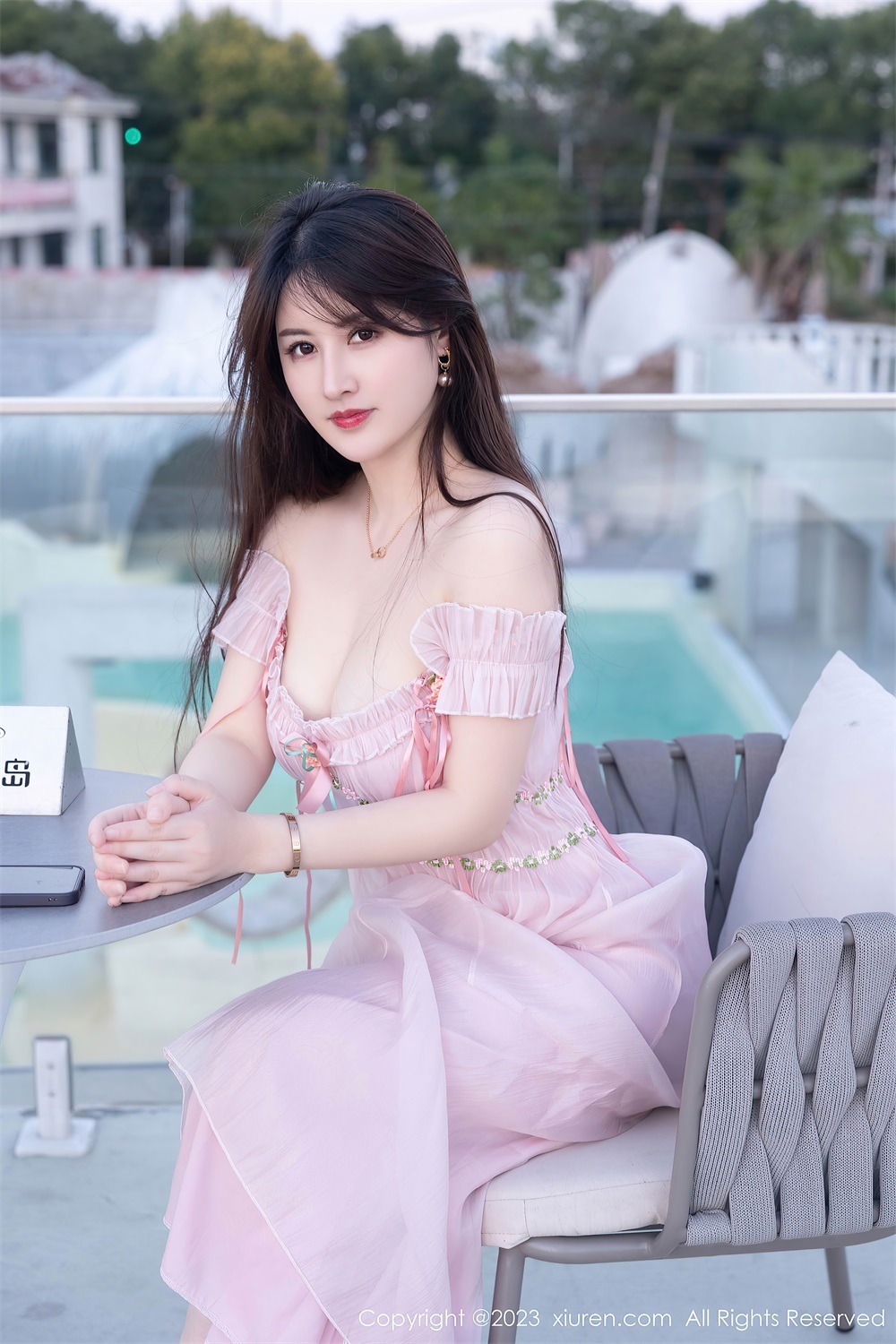 [秀人网] 2023.11.15 No.7666 诗诗kiki 粉色长裙[83P/752MB] 第1张