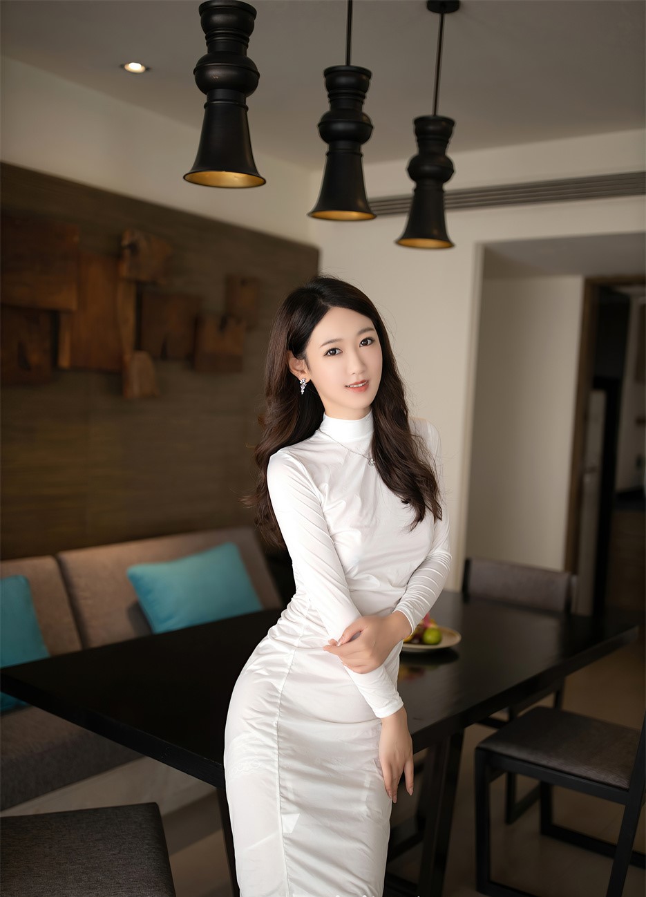 [秀人网] 2024.02.19 NO.8110 唐安琪 白色高领连衣短裙[80P/645MB] 第1张