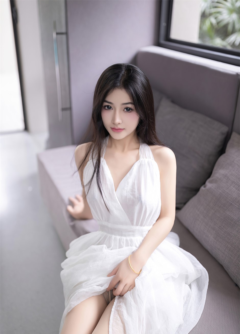 [秀人网] 2024.02.20 NO.8117 谭小灵 白色连衣长裙[80P/651MB] 第1张