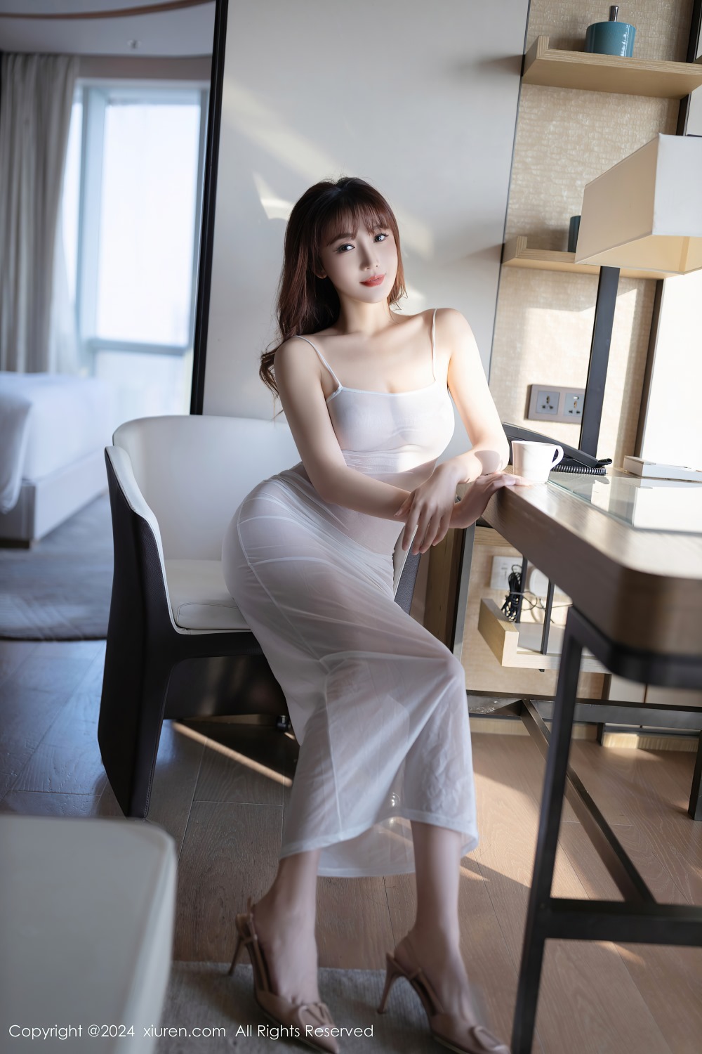 [秀人网] 2024.02.22 NO.8131 陆萱萱 轻透白色吊带裙[81P/707MB] 第1张