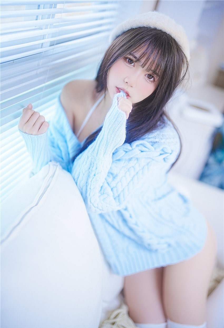 Tina很妖孽呀 蓝色秋冬毛衣[27P-168MB] 第2张