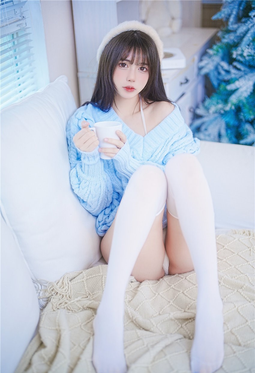 Tina很妖孽呀 蓝色秋冬毛衣[27P-168MB] 第3张