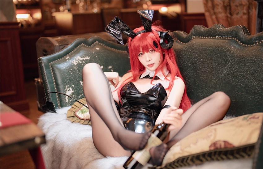 轩萧学姐 兴登堡 兔女郎[68P1V-542MB] 第2张