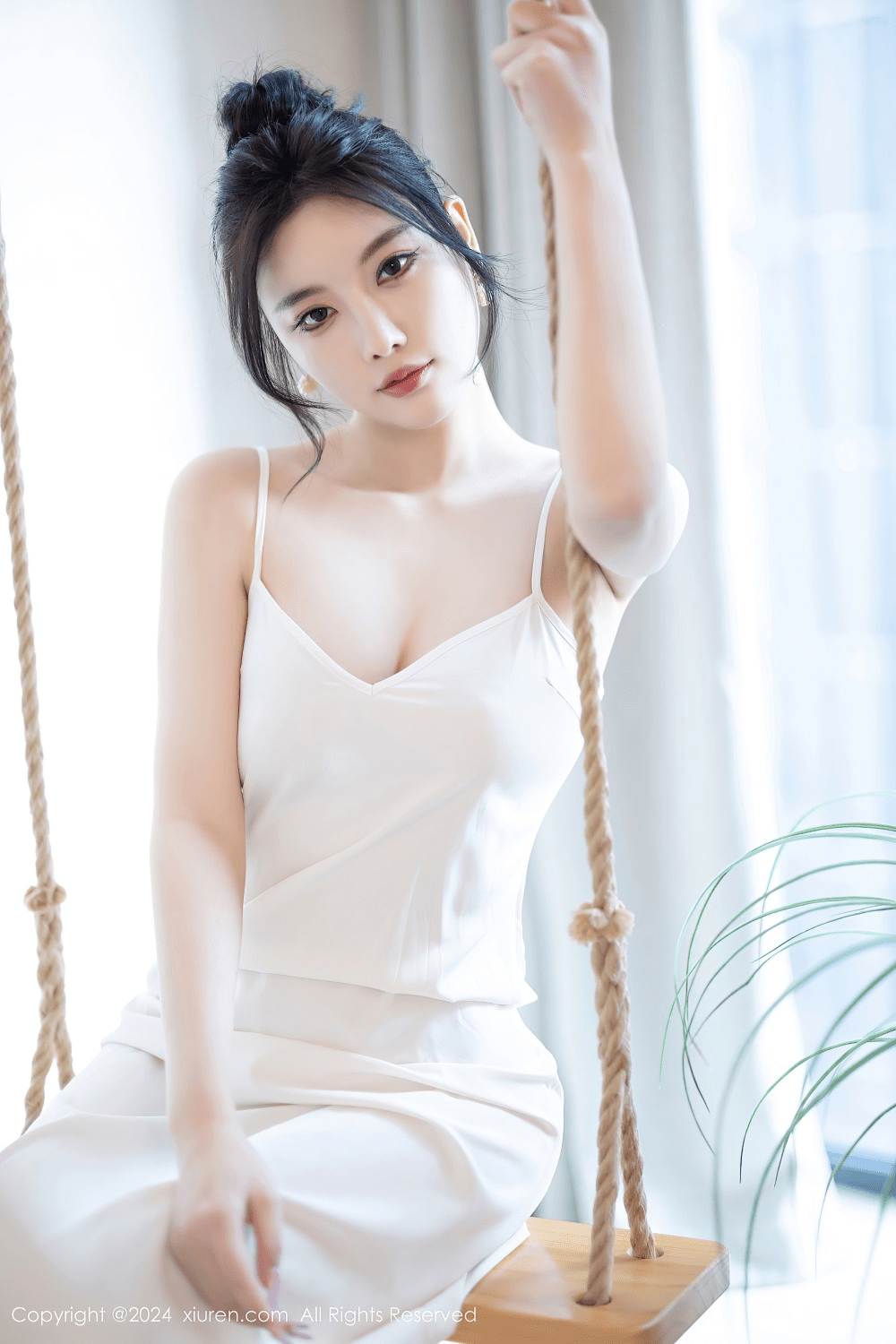 [秀人网] 2024.05.14 NO.8538 杨晨晨Yome 白色连衣裙[82P/569MB] 第1张