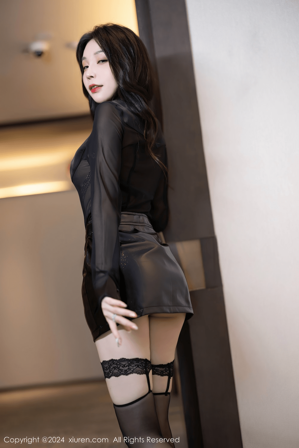 [秀人网] 2024.05.16 NO.8554 徐莉芝Booty 黑色服饰[82P/680MB] 第1张