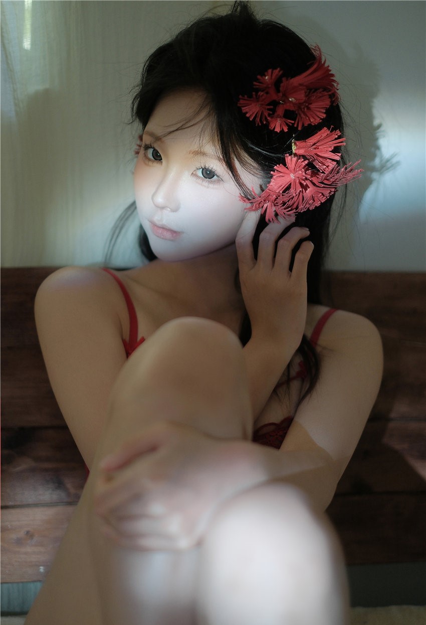 蠢沫沫 红[29P-420MB] 第2张