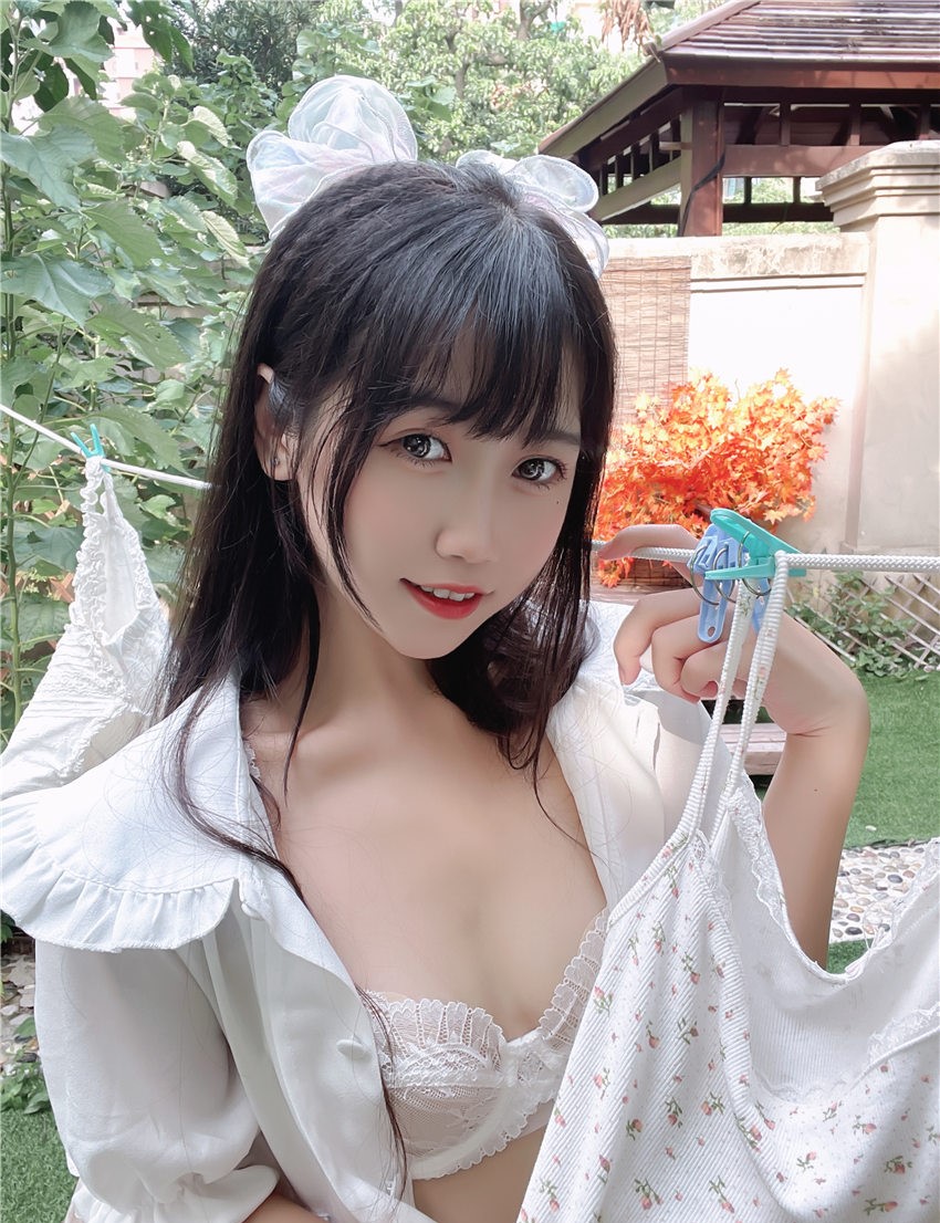 不呆猫 清纯妹妹 [24P-81.0MB] 第2张