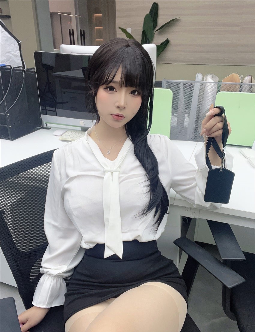 yuuhui玉汇 体贴的秘书 [37P-216MB] 第1张