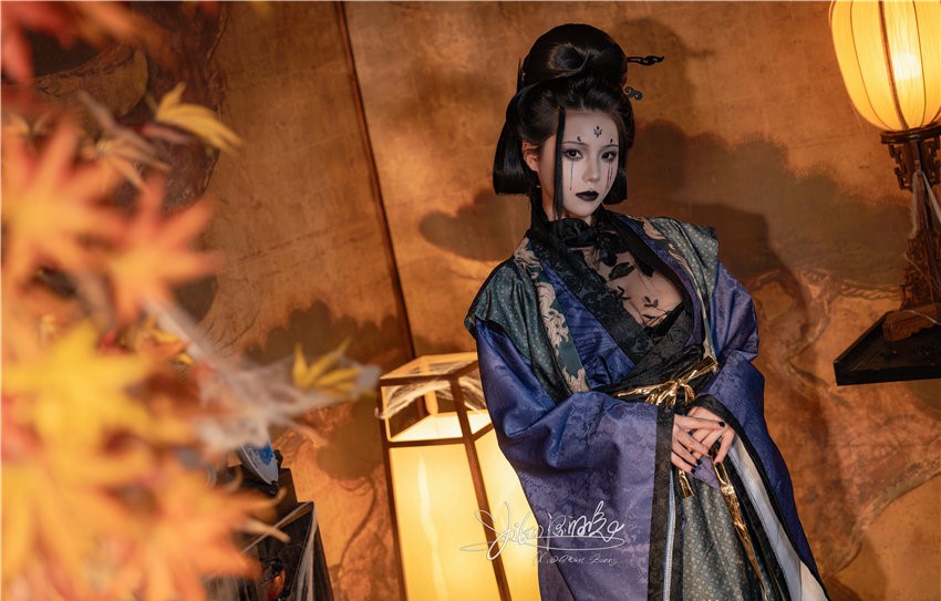 咬一口兔娘 阁中四妹 无情画 [83P1V-1.82GB] 第2张