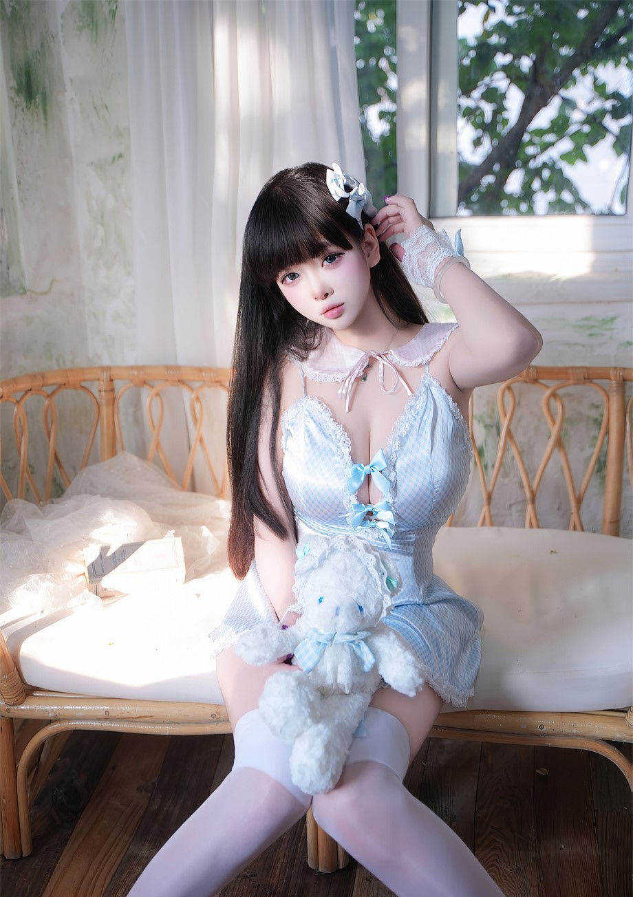 [秀人网] 2024.10.10 NO.9258 正妹Abby 女仆装扮[69P/642MB] 第1张