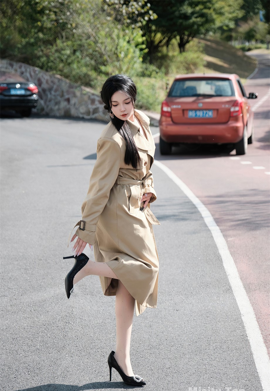 [秀人网] 2024.10.10 NO.9261 麦田 浅色外套[51P/530MB] 第1张