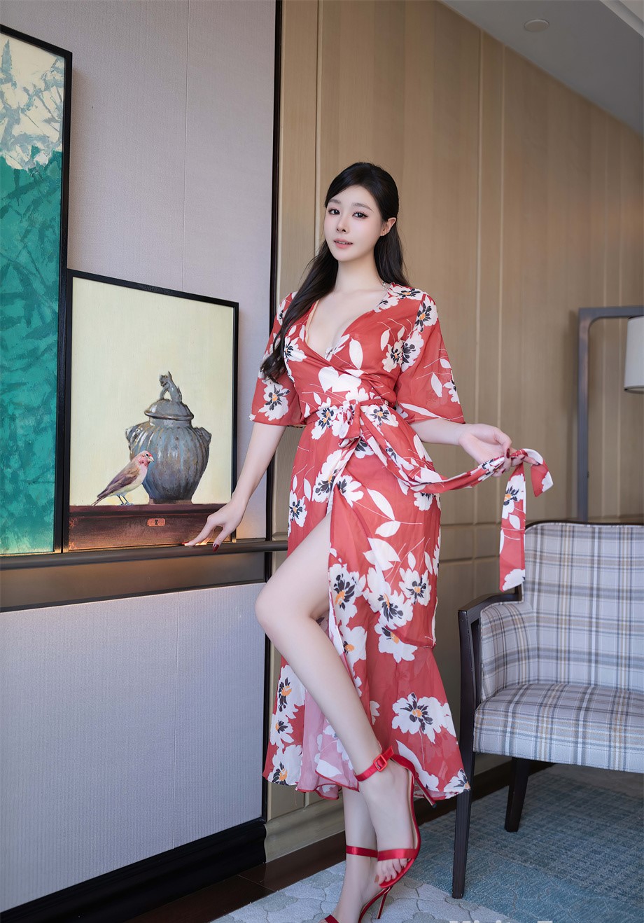 [秀人网] 2024.10.11 NO.9270 小逗逗 红色花朵连衣裙[81P/725MB] 第1张