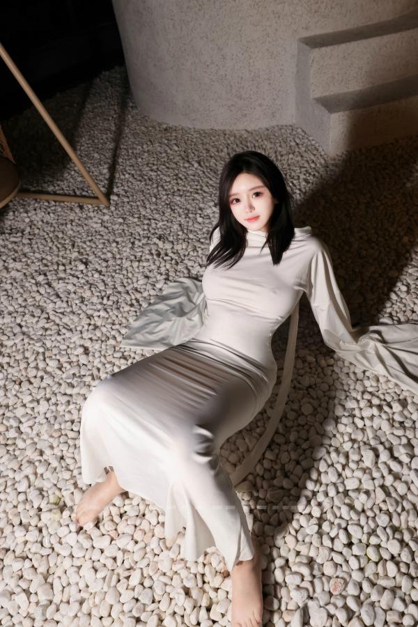 [秀人网] 2024.10.31 NO.9376 小薯条nienie 小红帽与幽灵姐姐[82P/858MB] 第1张