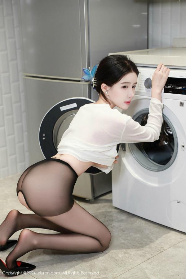 [秀人网] 2024.11.01 NO.9385 唐翩翩 白色轻透上衣[67P/670MB] 第1张