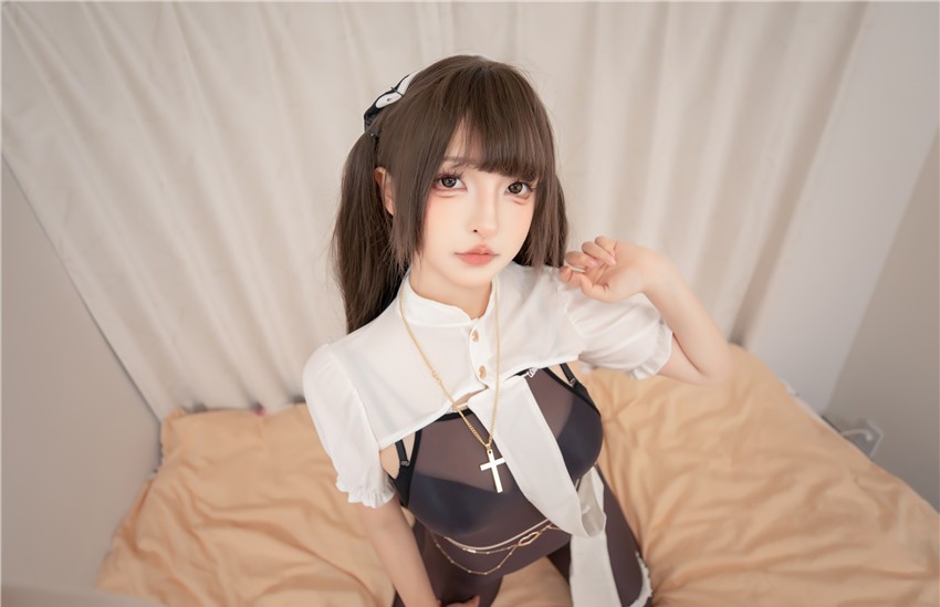 神楽坂真冬 祈祷修女 [75P2V-487MB] 第1张