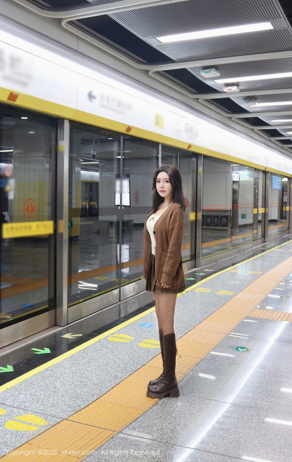 [秀人网] 2025.01.03 NO.9708 小薯条nienie 深色短裙[73P/706MB] 第1张