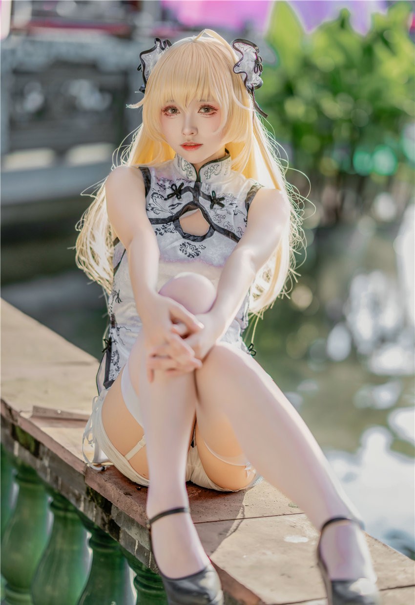 大大卷卷小卷 穹妹旗袍 [22P-119MB] 第3张