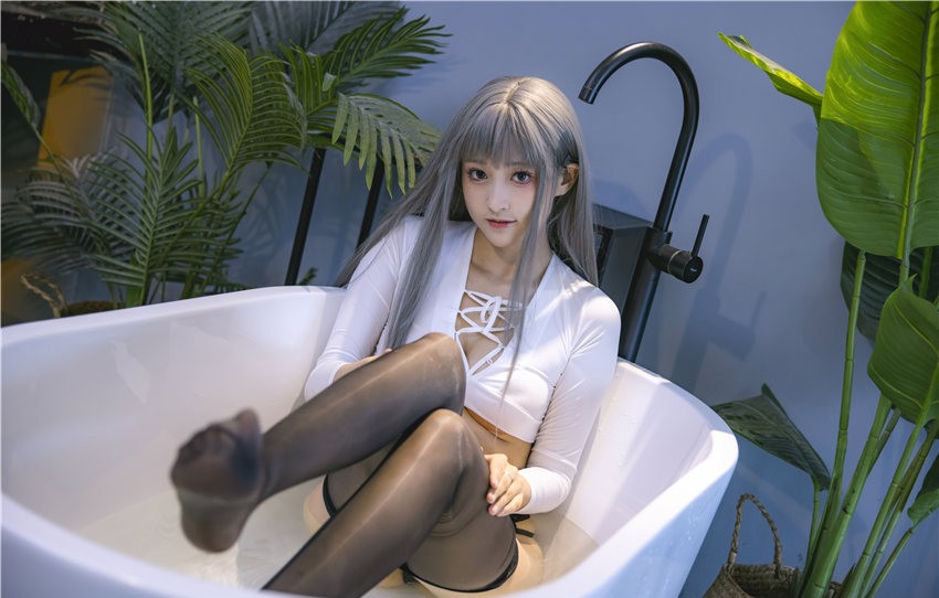 Luisa_零纱 浴缸湿身黑咝[24P-412M] 第1张