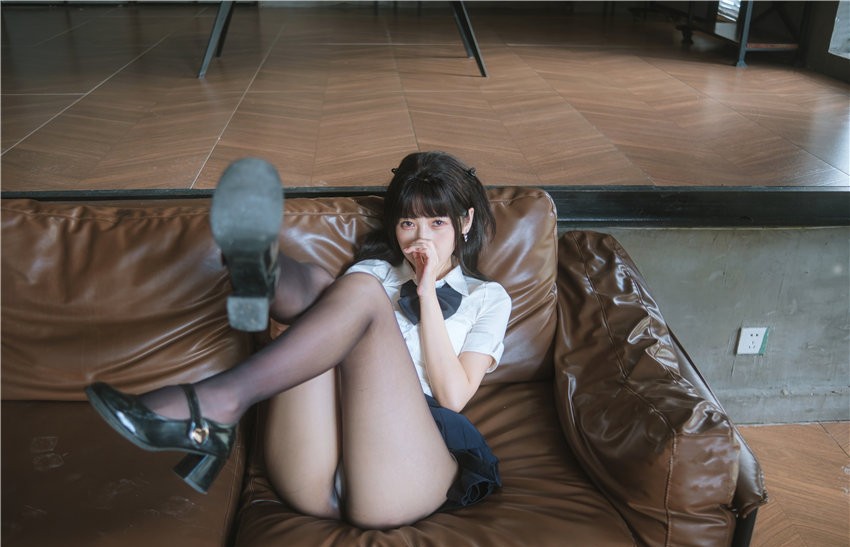 不呆猫 JK学妹户外 [59P-390MB] 第1张