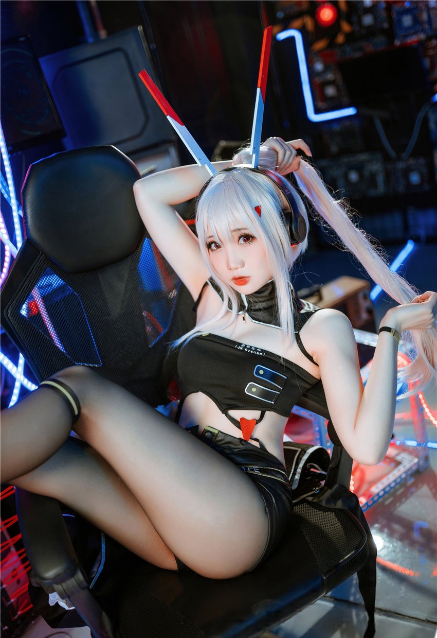 焖焖碳 绫波鬼神乐队 [24P-138M] 第2张