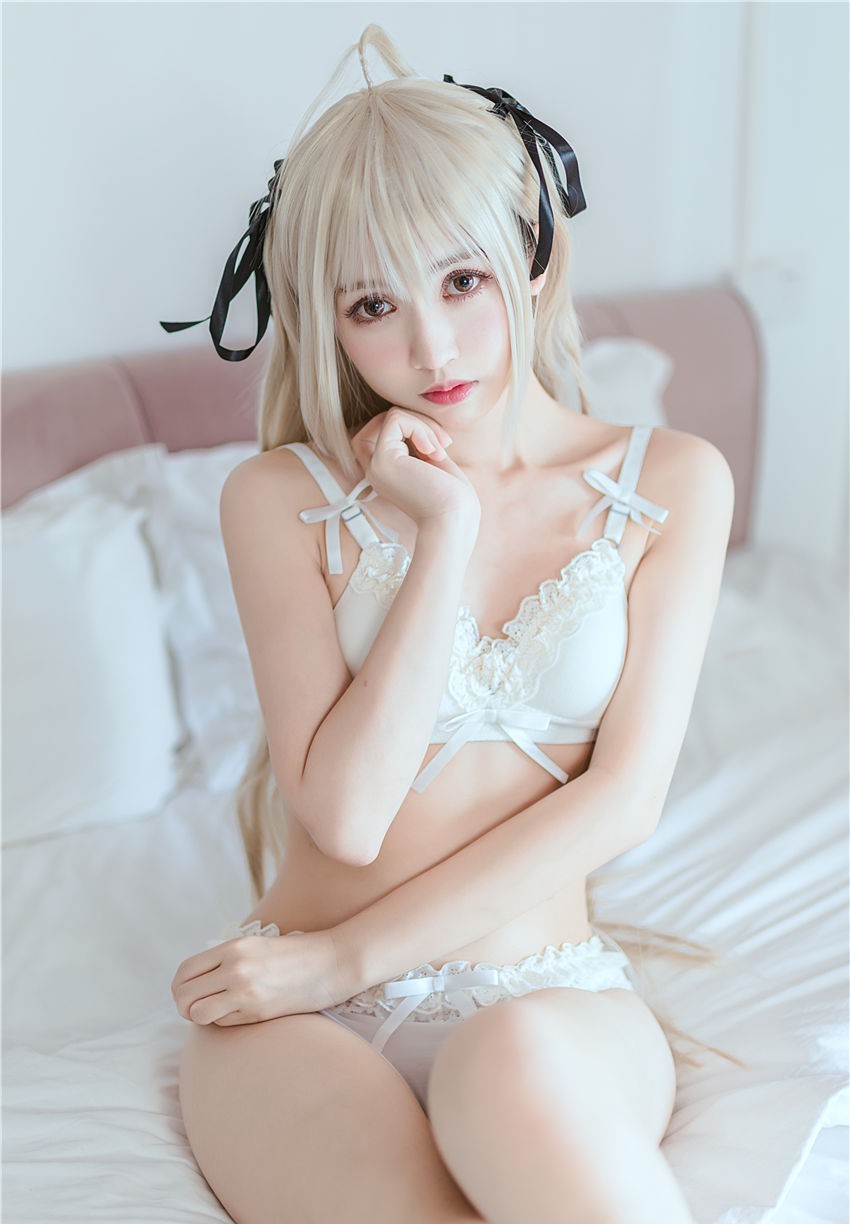 鳗鱼霏儿 春日野穹 [23P-141M] 第3张