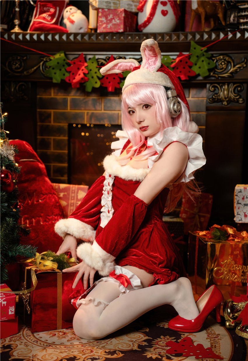 是三不是世w 索尼子 圣诞[44P-471M] 第2张